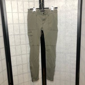 ** 2/$30 Bundle ** Abercrombie & Fitch Skinny Cargo Utility Pants